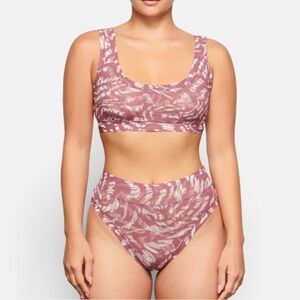 🩷🤍 SKIMS Summer Mesh High Waisted Raspberry Swirl Thong 🤍🩷